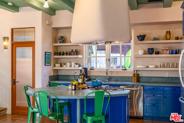 202 Canada Street, Ojai CA: https://media.crmls.org/mediaz/b6e69b53-2573-430d-b008-bd8e4ce4b2a1.jpg