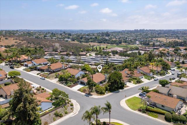 7911 Terraza Disoma, Carlsbad CA: https://media.crmls.org/mediaz/b6e75e2f-4312-47f9-acba-30a5aba580bd.jpg