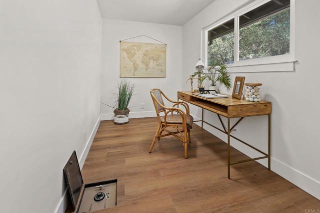 752 Quiet Place, Escondido CA: https://media.crmls.org/mediaz/b6e7dc77-dba7-402f-b1ee-e7db2fc7ba02.jpg