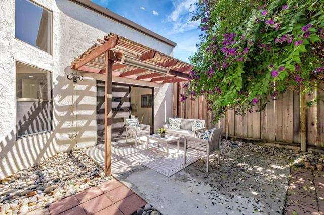 34891 Seal Rock Terrace, Fremont CA: https://media.crmls.org/mediaz/b6e88017-0133-4f13-8cc6-db5501779b37.jpg