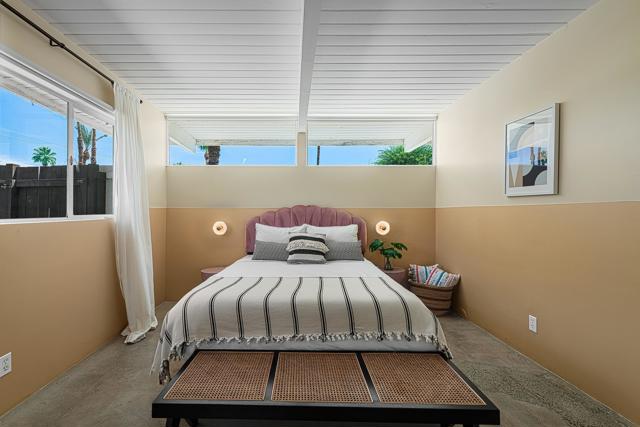 633 S Canon Drive, Palm Springs CA: https://media.crmls.org/mediaz/b6e8b08d-0288-4a15-90a3-40986883d1ae.jpg