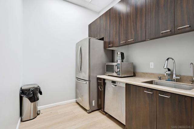11189 Sorrento Valley Rd, San Diego CA: https://media.crmls.org/mediaz/b6e8bbc4-9dc7-464e-a0a4-ac214abbe25b.jpg