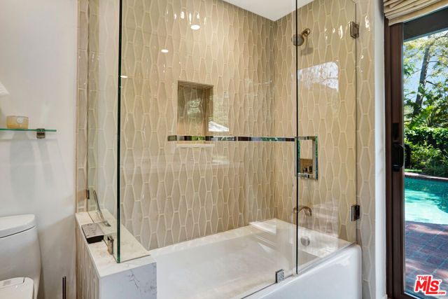 30612 Sicomoro Drive, Malibu CA: https://media.crmls.org/mediaz/b6e8be87-c058-40d0-9e51-5b4071f5469d.jpg