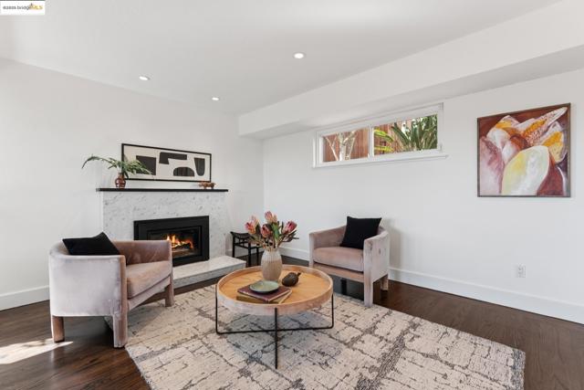 5958 Colton Blvd., Oakland CA: https://media.crmls.org/mediaz/b6e9076a-c25d-42d8-bd7c-736871b08445.jpg