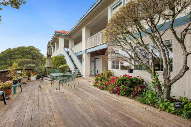 3565 Star Ridge Rd, Hayward CA: https://media.crmls.org/mediaz/b6e964dc-ad6a-4d7d-91bd-622577449c79.jpg