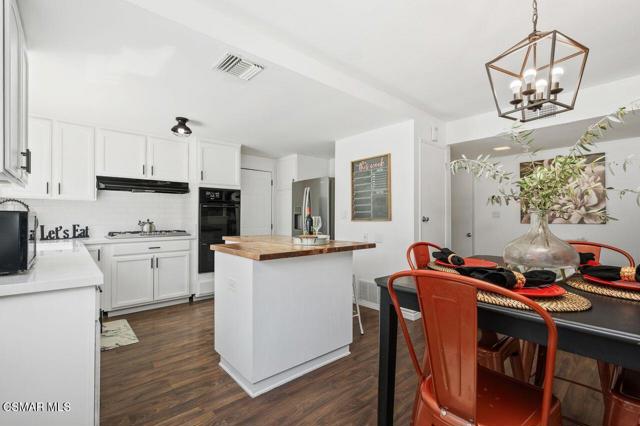 2142 Atwater Avenue, Simi Valley CA: https://media.crmls.org/mediaz/b6eb89a2-babd-4f02-b072-cda1883ccd34.jpg