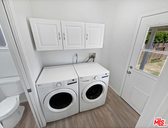 5722 Hazelbrook Avenue, Lakewood CA: https://media.crmls.org/mediaz/b6ebc07d-eeab-4339-a055-df59262034b3.jpg