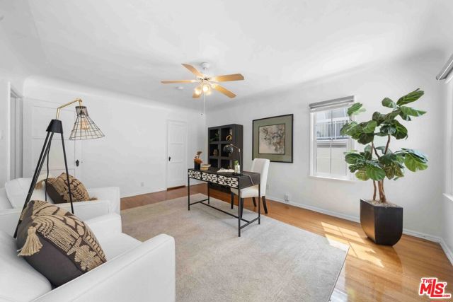 865 S Lucerne Boulevard, Los Angeles CA: https://media.crmls.org/mediaz/b6ebf04c-43f0-4984-ae3e-ddaa72e3171e.jpg