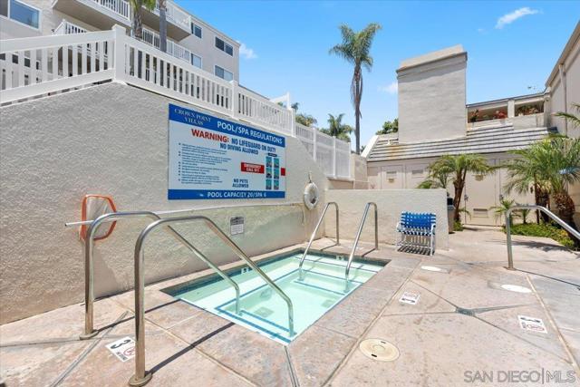 4007 Crown Point Drive, San Diego CA: https://media.crmls.org/mediaz/b6ec5d7d-0a53-4623-962d-978d45cca407.jpg