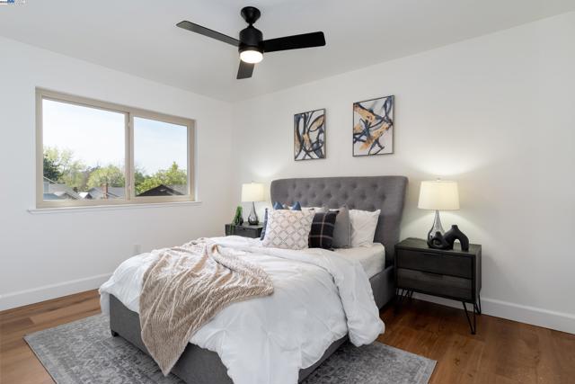 310 Trestle Glen Ct, Walnut Creek CA: https://media.crmls.org/mediaz/b6ec9664-42b7-4101-ae66-dbeb54f59814.jpg