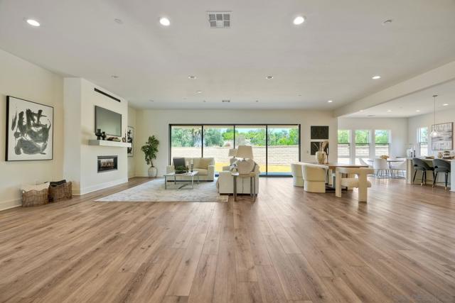 16350 Sage Trails Ct, Poway CA: https://media.crmls.org/mediaz/b6ec9a1d-9cb9-4957-86d1-06559b4bd3fc.jpg