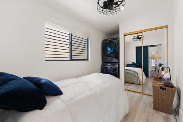 37 El Paseo Street, Newport Beach CA: https://media.crmls.org/mediaz/b6ed47a0-5dad-4938-97d8-07da9ee79d2e.jpg