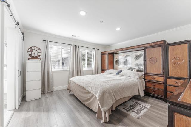 Image 23 of 41 For 2521 Highland Ave