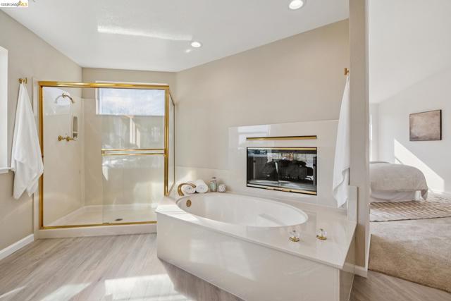 2004 Fries Ct, Martinez CA: https://media.crmls.org/mediaz/b6ee6db7-4196-40b0-842b-c353ae12fe2f.jpg