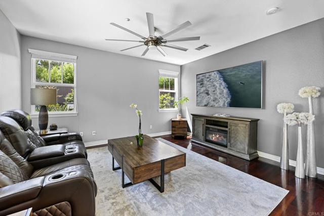 593 Paloma Court, Encinitas CA: https://media.crmls.org/mediaz/b6ee99ca-b812-4ab8-bee6-bcc94f9aa555.jpg
