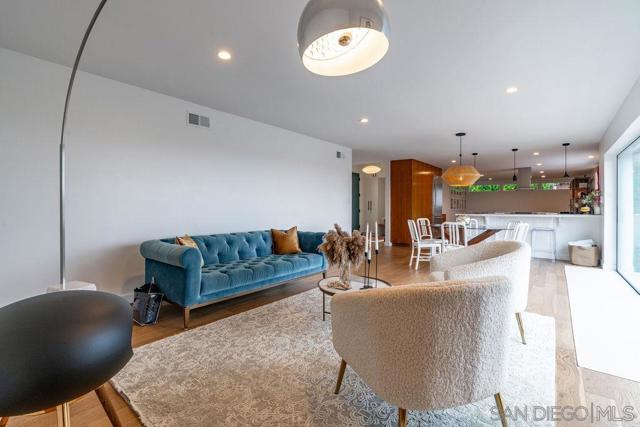 5745 Soledad Mountain Road, La Jolla CA: https://media.crmls.org/mediaz/b6eec32b-1d32-4ee9-a949-c4ba1e3f89ab.jpg