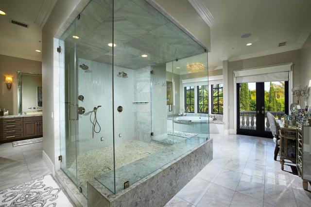 18092 Lago Vista, Rancho Santa Fe CA: https://media.crmls.org/mediaz/b6eef3e5-b72d-4c29-87c4-2f539cb5dabf.jpg