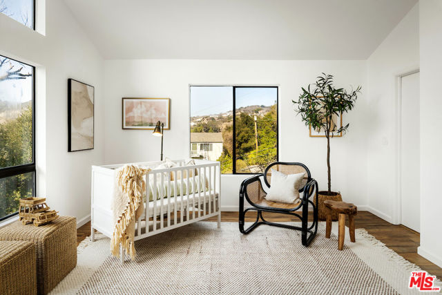 1771 Arteique Road, Topanga CA: https://media.crmls.org/mediaz/b6eff980-c20b-49dd-a19b-1ed08ed5ff67.jpg