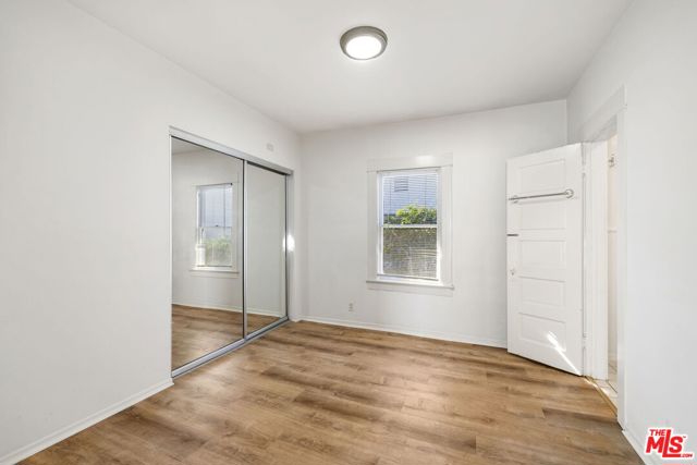 852 Venezia Avenue photo 5