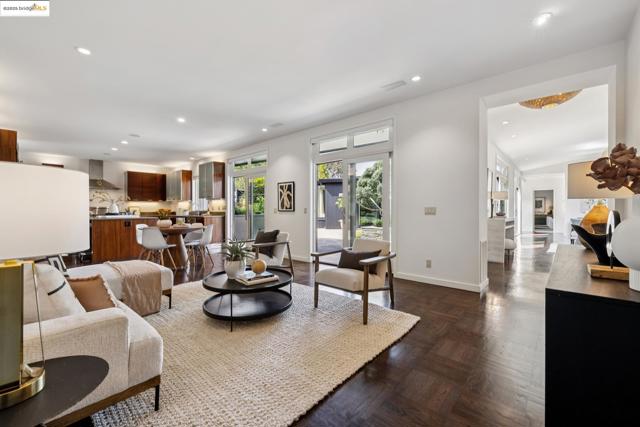 7 Requa Place, Piedmont CA: https://media.crmls.org/mediaz/b6f03ce6-f03c-40a7-a6f7-49fe159c5ee6.jpg