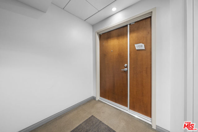 3785 Wilshire Boulevard, Los Angeles CA: https://media.crmls.org/mediaz/b6f04469-769d-43d0-8299-b10a5af42a17.jpg