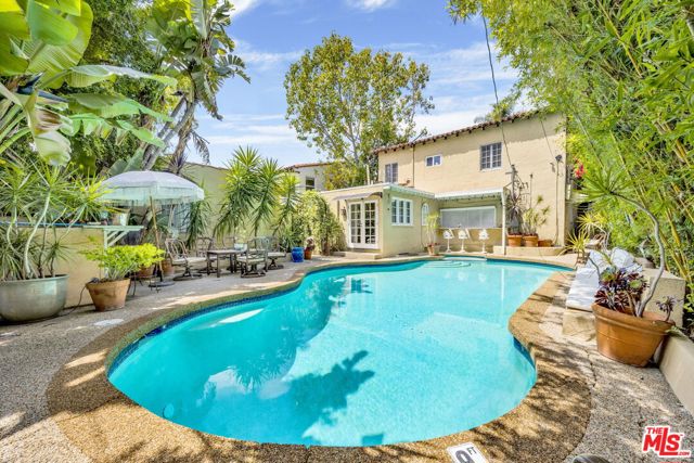 634 N Highland Avenue, Los Angeles CA: https://media.crmls.org/mediaz/b6f0b2c8-d5a9-4bec-9eff-e8bf0296fcde.jpg