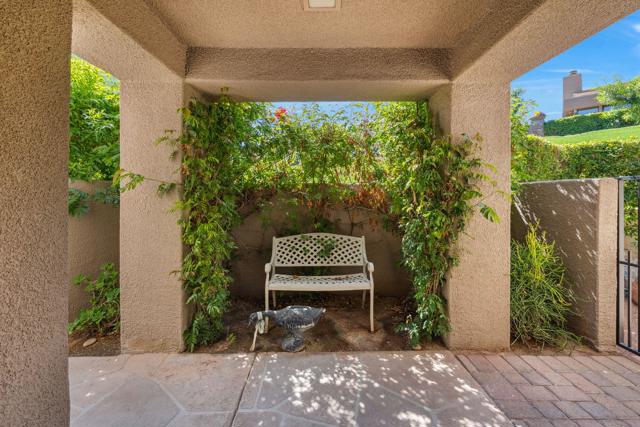 48835 Mescal Lane, Palm Desert CA: https://media.crmls.org/mediaz/b6f19d25-d87b-4343-b536-4408911bb5ae.jpg