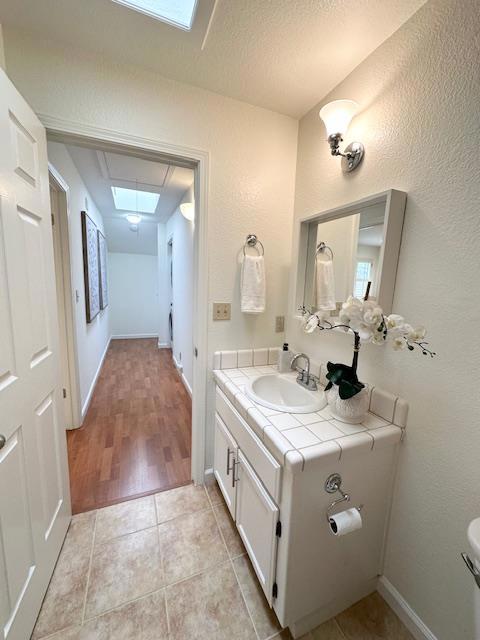 8 Arch Street, Redwood City CA: https://media.crmls.org/mediaz/b6f22d30-ce3c-43f8-9f5d-9a6e1525ae93.jpg