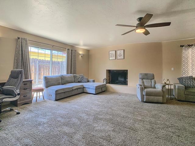 8644 Via Del Luz, El Cajon CA: https://media.crmls.org/mediaz/b6f24747-c786-4eb3-a385-70c7aec64cb9.jpg