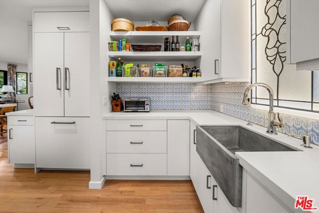 305 E Islay Street, Santa Barbara CA: https://media.crmls.org/mediaz/b6f27c99-b8d0-4a94-a854-4848dd2d2f62.jpg
