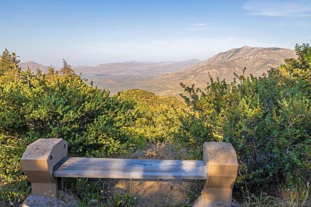 555 Manzanita Dr, Julian CA: https://media.crmls.org/mediaz/b6f36765-38e4-443b-ba0e-5c0cc15daae5.jpg