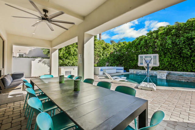 81107 Carefree Drive, Indio CA: https://media.crmls.org/mediaz/b6f39294-27d2-4d58-9d88-c3681d60a078.jpg