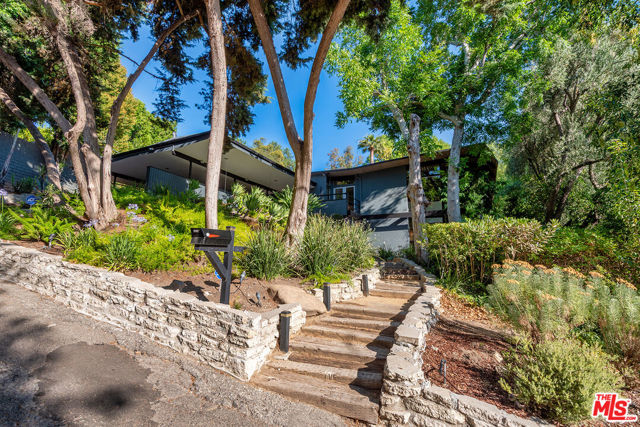 4944 Hood Drive photo 2