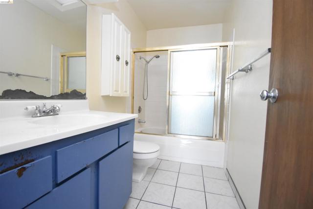 Image 18 of 22 For 555 Pierce St 1320