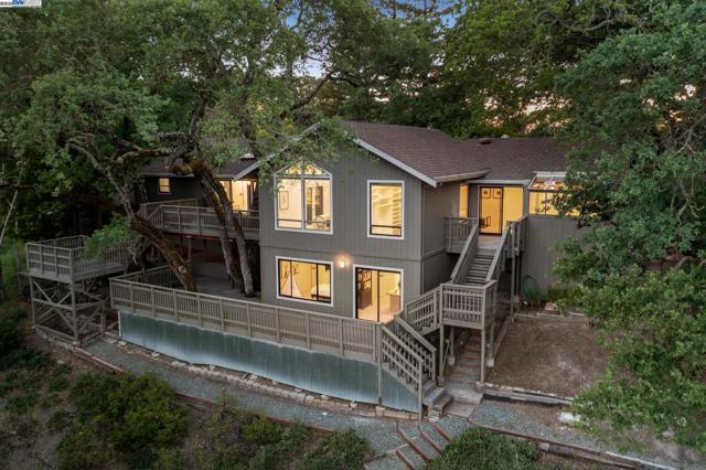 361 Castle Crest Rd, Alamo CA: https://media.crmls.org/mediaz/b6f45c19-7bfa-4f5d-a69a-212ec48b4e4c.jpg