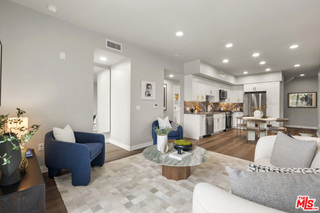 7428 Santa Monica Boulevard, 301 photo 9