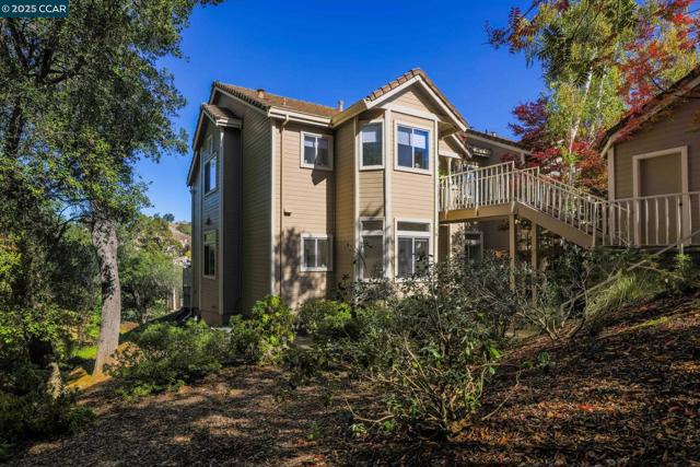 4701 Terra Granada Dr, Walnut Creek CA: https://media.crmls.org/mediaz/b6f49a75-0fbc-40c5-bfd9-e7e76ef83a70.jpg