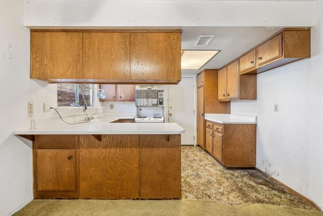 38280 Chuperosa Lane, Cathedral City CA: https://media.crmls.org/mediaz/b6f4c725-33c6-4cb8-83a5-ee9f87a9fab9.jpg