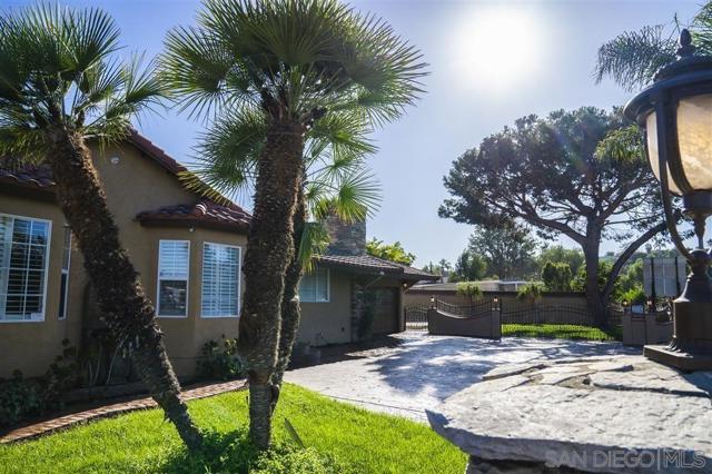 68 E Bonita Rd, Chula Vista CA: https://media.crmls.org/mediaz/b6f4df5b-5151-4945-bd14-ec99a5d5483b.jpg