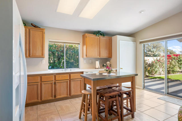Image 14 of 43 For 49530 Lincoln Drive