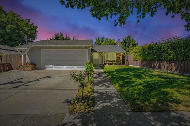 3685 Howe Court, Fremont CA: https://media.crmls.org/mediaz/b6f6d55b-42dd-41a5-bd12-f812bd61ba95.jpg