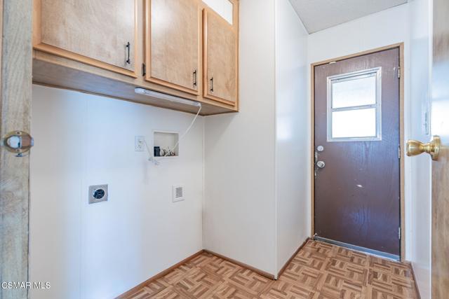 24425 Woolsey Canyon Road, Canoga Park CA: https://media.crmls.org/mediaz/b6f6edd8-d5d4-4cae-bac3-bdd70b45cee0.jpg