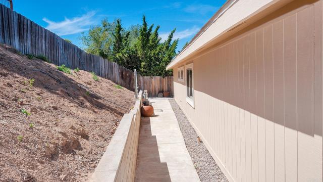 Image 37 of 41 For 1527 Calavo Drive