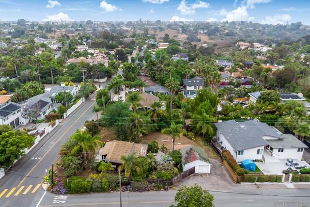 890 Capri Rd, Encinitas CA: https://media.crmls.org/mediaz/b6f7218d-2f2d-4ba0-9ddc-05e09aab822c.jpg