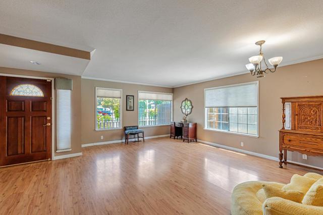 1298 Hersman Drive, Gilroy CA: https://media.crmls.org/mediaz/b6f78ba8-cb22-43fc-b5f2-fb851dcab006.jpg