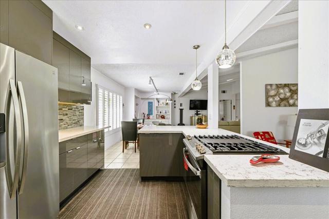 73974 Zircon W Circle, Palm Desert CA: https://media.crmls.org/mediaz/b6f7b53f-4ade-4032-95af-5400c78195e0.jpg