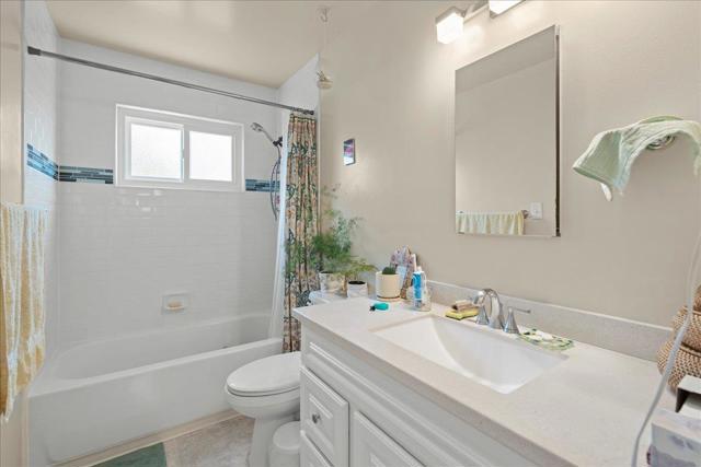 933 Florence Lane, Menlo Park CA: https://media.crmls.org/mediaz/b6f7e4aa-152f-4975-8e3e-6ebc9a565acd.jpg