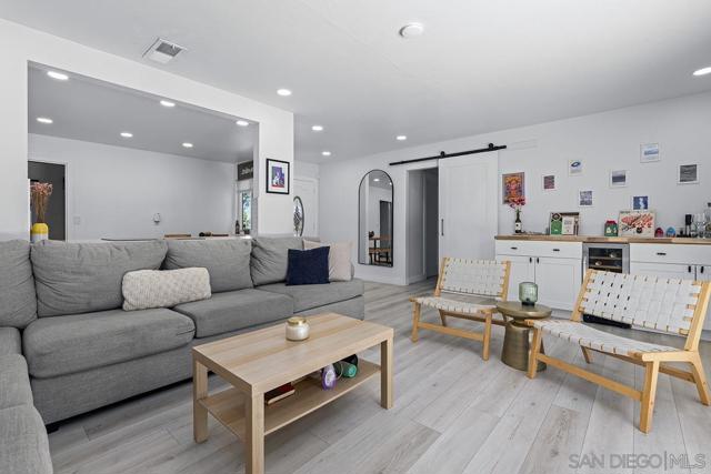 4838 Mount Saint Helens Dr, San Diego CA: https://media.crmls.org/mediaz/b6f85f6a-350b-4790-8e10-eebe9538f3f4.jpg