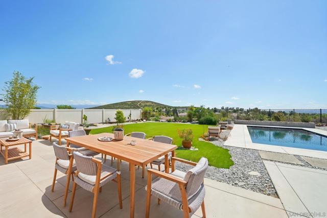 35473 Laurel Tree Ct, Winchester CA: https://media.crmls.org/mediaz/b6f88d3d-0367-49ee-baa1-abf0cb42b5c5.jpg