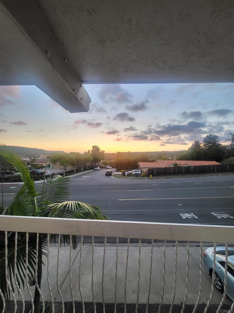 2319 Caringa Way - photo 3